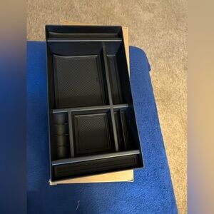 New-2020-2025 Chevy Silverado 
Durable console insert
Keep‎ truck, like New